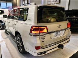 تۆیۆتا لاند کروزەر